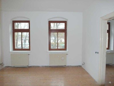 Ab November 2025: 2-Zimmer Wohnung im Erdgeschoss mit Balkon, Laminatboden & Bad mit Dusche