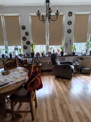 , sanierte helle 2-Zimmer-Wohnung mit Balkon Stadtmitte