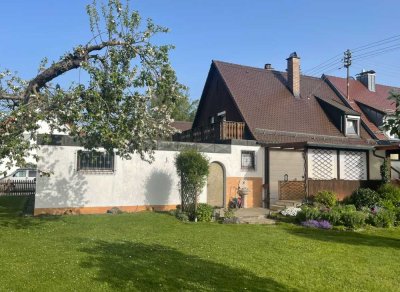 Doppelhaushälfte mit wunderbar großem Garten in Augsburg Bärenkeller