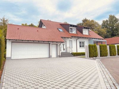 Reserviert!! Gepflegtes Einfamilienhaus mit Doppelgarage