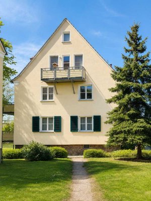 "Charmante 3-Zimmer-Wohnung mit Balkon in ruhiger Lage – Denkmalgeschütztes Objekt"