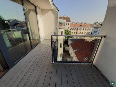 Helle, exklusive 4-Zimmer-Maisonette-Dachgeschosswohnung mit großer Terrasse und Klimaanlage