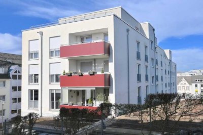 Ideal für Senioren: barrierefrei zugänglich, 4 Zimmer, Balkon, Aufzug, 3 Stellplätze - Zentrum