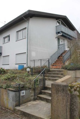 Geräumiges, preiswertes und gepflegtes 6-Zimmer-Reihenendhaus in Wertheim