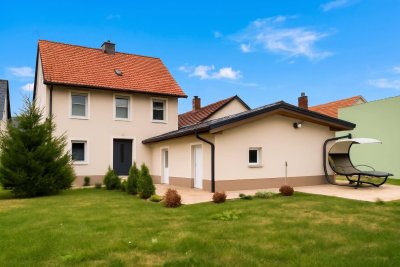 Zwei Häuser, ein Preis - großzügiger Wohnraum für bis zu drei Familien