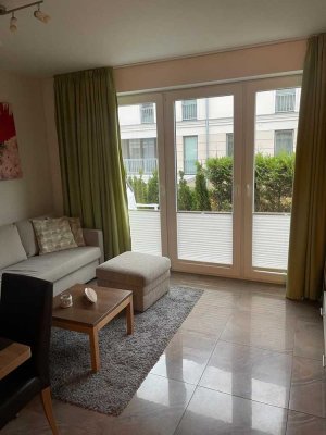 Direkt an der Promenade. Stilvolle 2-Raum-Hochparterre-Wohnung mit Terrasse
