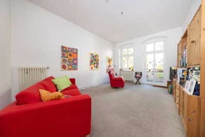 Tolle Altbau-Kapitalanlage mit Entwicklungspotenzial in belebtem Umfeld (provisionsfrei)