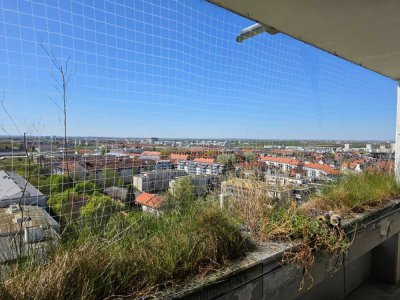 Ausblick mit Potenzial: Apartment im 15. Stock Nähe U-Bahn Westendstraße