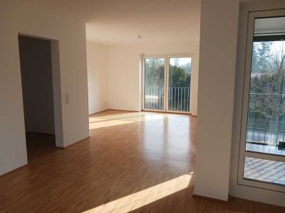 Helle, lichtdurchflutete 4-Zimmer-Wohnung mit Balkon und Tiefgarage in Kirchrode, barrierefrei