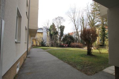 Perfekt geschnittene Garconniere in Badener Ruhelage
