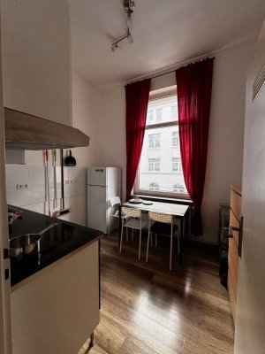 1-Zi-Wohnung am Lister Platz mit Parkplatz, Studenten willkommen!