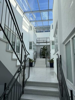 Ruhige 3,5-Raum-Maisonette-Wohnung mit EBK, Balkon, Terrasse in Leonberg