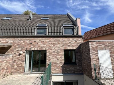 Ein echtes Raumwunder in ruhiger, familienfreundlicher Lage–nur einen Spaziergang vom Rhein entfernt