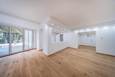 STILVOLLES WOHNEN IM GRÜNEN: TOP-SANIERTE 3-ZIMMER-WOHNUNG MIT TERRASSE UND GARTEN + STELLPLATZ