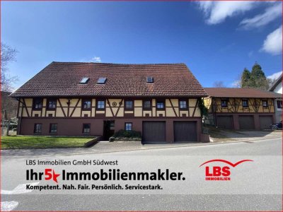 Mehrfamilienhaus mit 4 Einheiten auf großem Grundstück