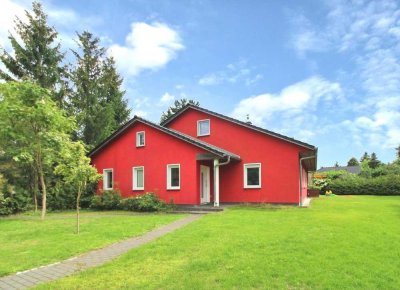 Moderner Architekten-Bungalow von 2012 – ebenerdig + Ausbaureserve