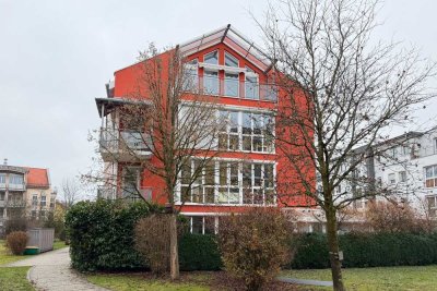 Freie Dachgeschosswohnung - zentral in Ebersberg!