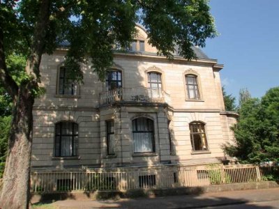 Freundliche 2-Zimmer-DG-Wohnung mit in Herrschaftlicher Villa im Briller Viertel