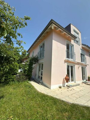 NEU: Wunderschönes, freistehendes Einfamilienhaus - Familie und Arbeit unter einem Dach.