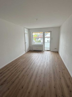 Helle 1,5-Zimmer Wohnung im 3. OG mit Balkon in Dortmund-Brackel im Seniorenwohnanlage
