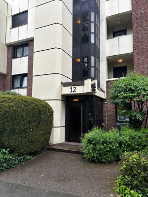 Oberkassel/Niederkassel 2-Zimmer-Wohnung mit Balkon und Tiefgarage