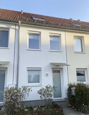 Modernes Reihenmittelhaus, Energiesparhaus mit Garten & Stellplatz aus 2016