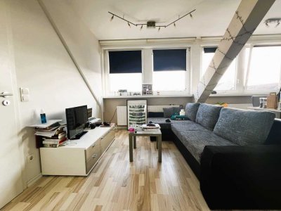 NEU VERMIETET, Nähe Stadtpark: Möblierte 2-Zimmer-Whg. mit Aussicht, inkl. Stellplatz