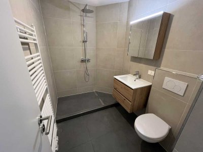 Attraktive 2-Zimmer-Wohnung mit begrünter Dachterrasse inkl. Einbauküche