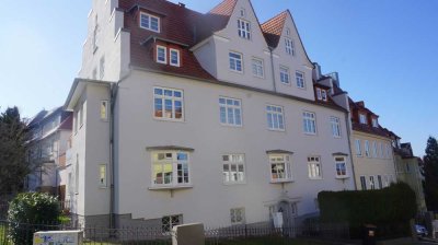 HIER KOMMT MAN GERN HEIM! Wohnen mit Niveau - 4 Zimmer-Wohnung mit Terrasse sucht Familienanschluss