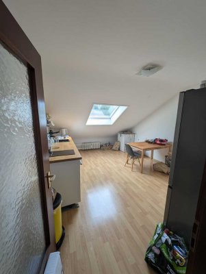 Nachmieter für 2-Zimmer-Dachgeschosswohnung in Karlsruhe Grünwettersbach gesucht