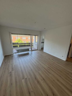 Frisch sanierte 1-Zimmer-Wohnung mit Balkon & moderner Designküche