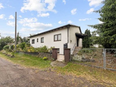Charmanter Bungalow mit großem Grundstück in Halle-Dölau
