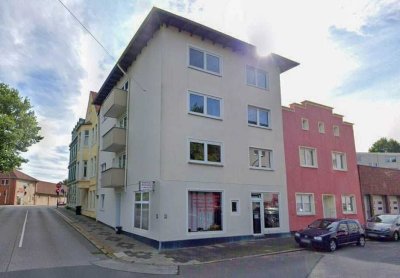5213 - 2-Zimmer-Obergschosswohnung mit moderner EBK und Balkon!