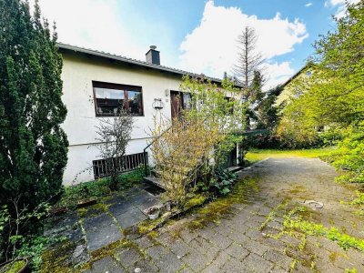 **Einfamilienhaus mit Weitblick – Exklusiver Bungalow in begehrter Lage auf dem Hobels**