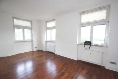 Sehr schöne 1 Zimmerwohnung in zentraler Lage ab Dezember