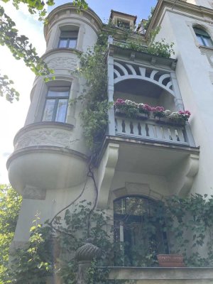 Exklusive Altbauwohnung in Jugendstilvilla mit Gartenzugang