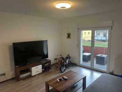 Blumberg - 2,5-Zimmer-Wohnung mit EBK, Balkon und Stellplatz