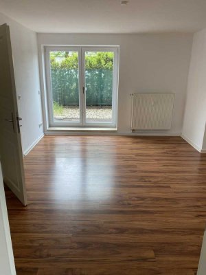 Sehr schöne großzügige 1,5 - Zimmer-Wohnung mit Terrasse in Dallgow-Döberitz (Wilmsstr. 1)