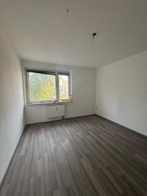 3 Zimmer Wohnung in Nürnberg-Langwasser zu vermieten: Frisch renoviert, möbliert und ab sofort frei!