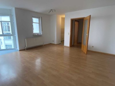 Helle 2-Zimmer-Wohnung im 2. OG mit Stellplatz in Fürth Stadtpark / Stadtgrenze