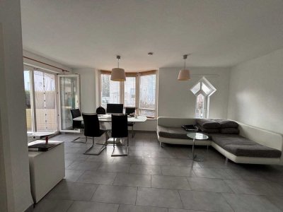 Top-Lage seitl. Biebricher Allee! 2 ZKB Terrasse - 53 m² in gepflegtem Haus € 220.000,-