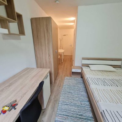 MÖBLIERTE SINGLE-WOHNUNG IN GEFRAGTER LAGE MIT PANTRYKÜCHE IM 2.OBERGESCHOSS!