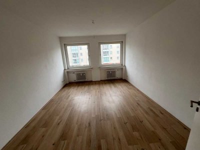 Helle frisch renovierte Wohnung im Herzen von Duisburg-Wanheimerort