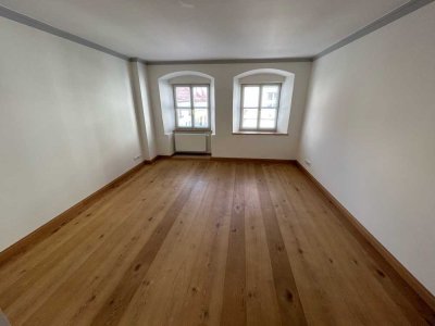 Sanierte 2-Zimmer-Wohnung mit luxuriöser Innenausstattung zur Miete in Kaufbeuren