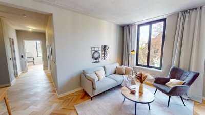 AUSSERGEWÖHNLICHE WOHNETAGE MIT LUXUS EBK, PRIVATLIFT IN DIE WHNG & 2 BALKONEN