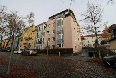 Attraktive Kapitalanlage: Gut geschnittene 3-Zimmer-Wohnung mit Wintergarten