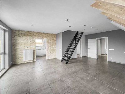 Stilvoll renoviertes 3-ZKB-Dachgeschoss mit ausgebautem Spitzboden in Wohnraumqualität!