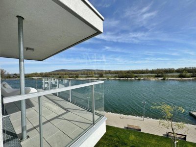 Traumhafte Terrassenwohnung in der "Ersten Reihe" am Wasser