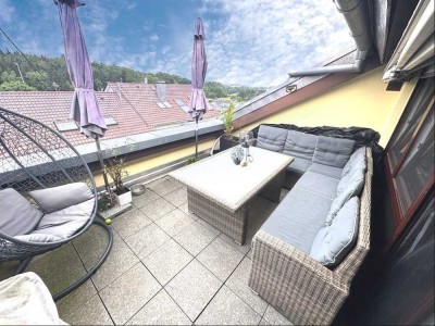 Moderne 4-Zi.-DG-Wohnung in Ortsrandlage mit herrlicher Aussicht