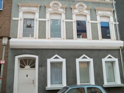 Vollmöblierte und geräumige 1-Zimmer-Wohnung in Krefeld-City